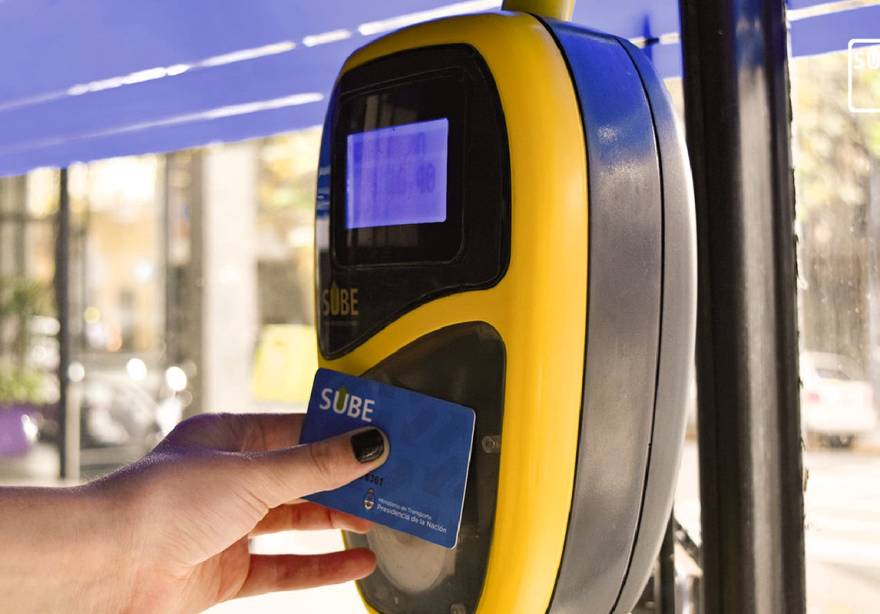 Otro golpe al bolsillo: aumentó el colectivo y sigue la escalada